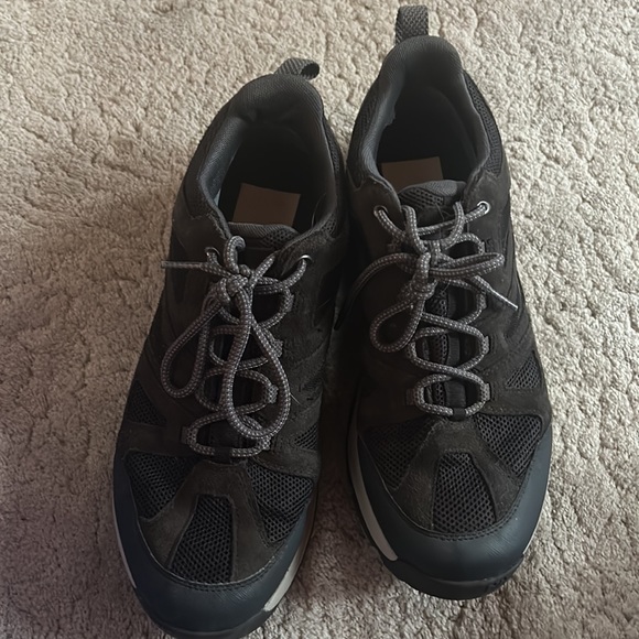 Helly Hansen black/gray Men’s sneakers - Picture 2 of 4